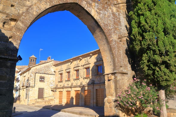 Tren turístico de Baeza: Una experiencia única en la provincia 1 Tren turístico de Baeza: Una experiencia única en la provincia